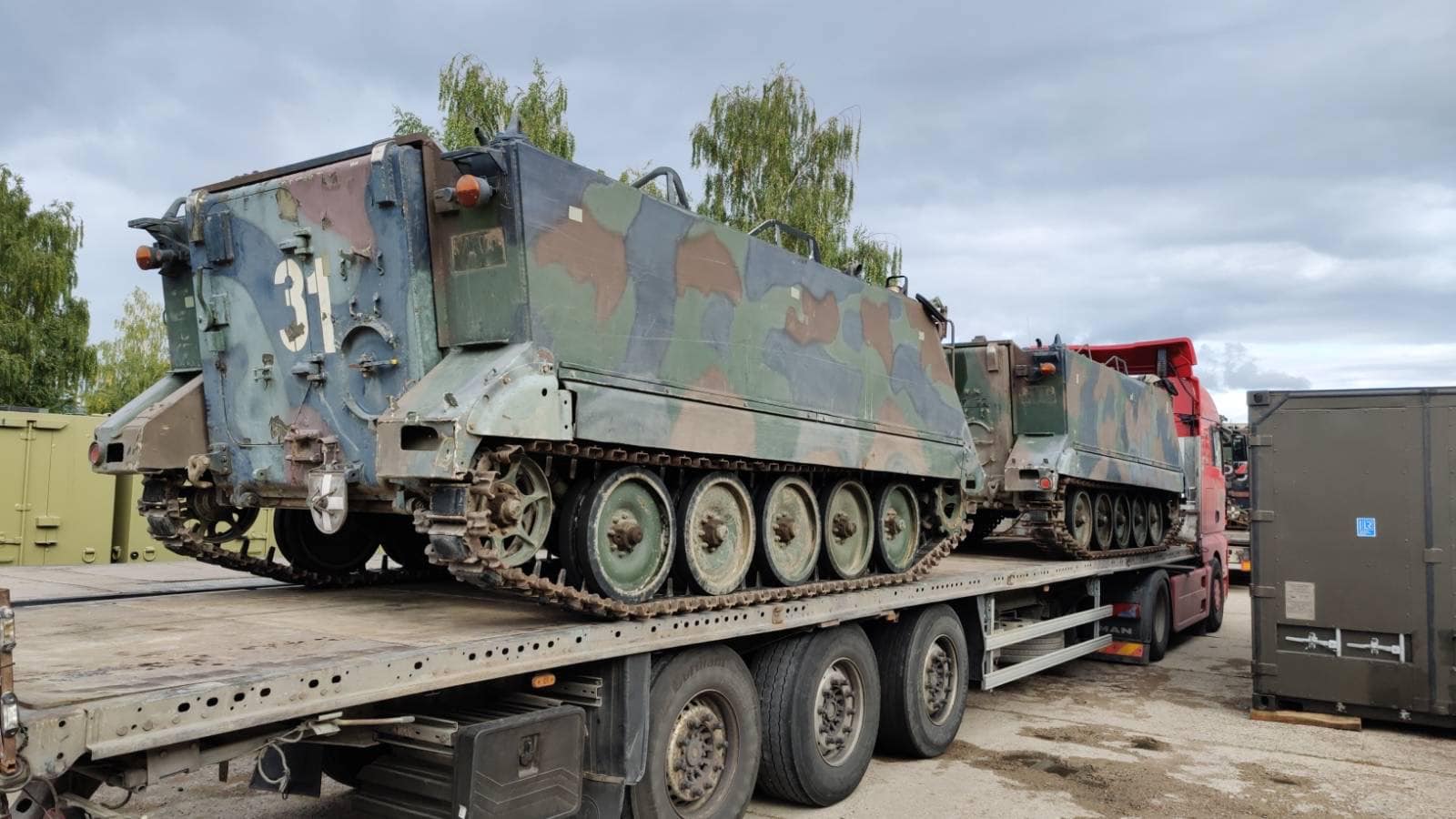 Litwa przekazała 12 transporterów opancerzonych Ukrainie