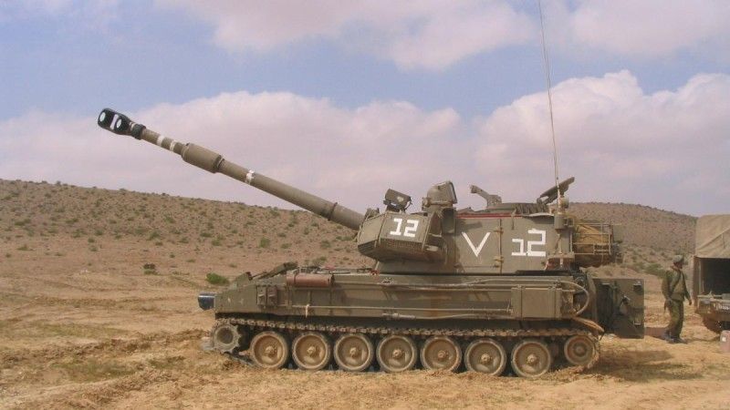 Armatohaubice Roem 10x10 docelowo mają zastąpić obecnie użytkowane M109 Doher których Izrael ma mieć 600 egzemplarzy.