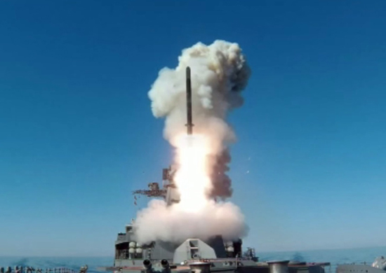 Rosja wystrzeliła rakiety przeciwko Ukrainie. "Odgłosy eksplozji"