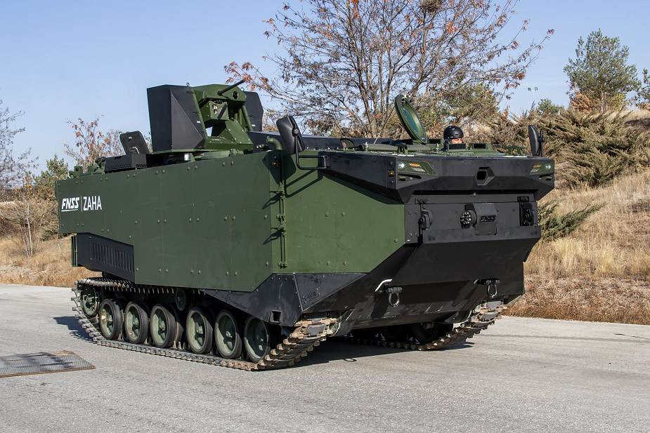 IDEF 2023: Pływający transporter z Turcji