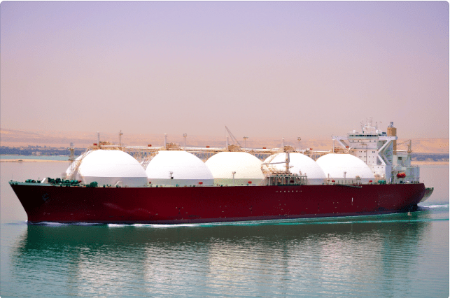 Gazowiec i rosyjski luksusowy jacht przepłynęły cieśninę Ormuz