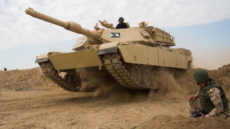Jeden ze 146 zakupionych przez Irak czołgów M1A1M.