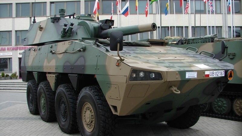 Samobieżny armato moździerz SMK120 Rak-K na KTO Rosomak.