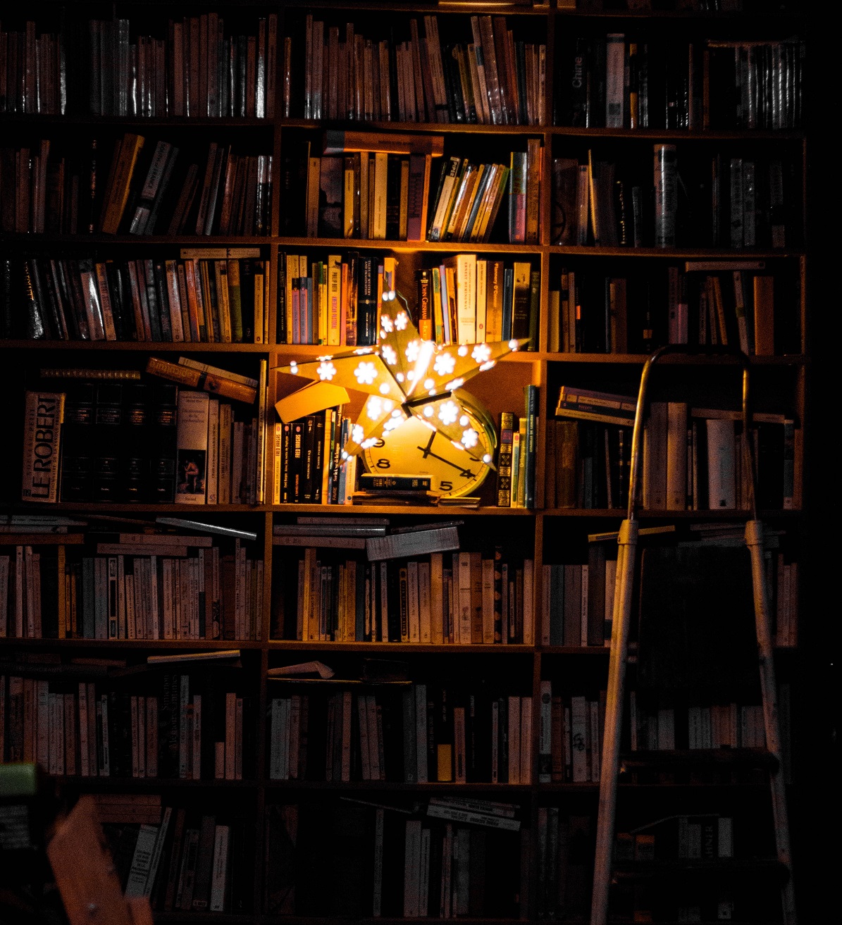 #CyberMagazyn: Szukasz prezentu? Podaruj książkę o dezinformacji