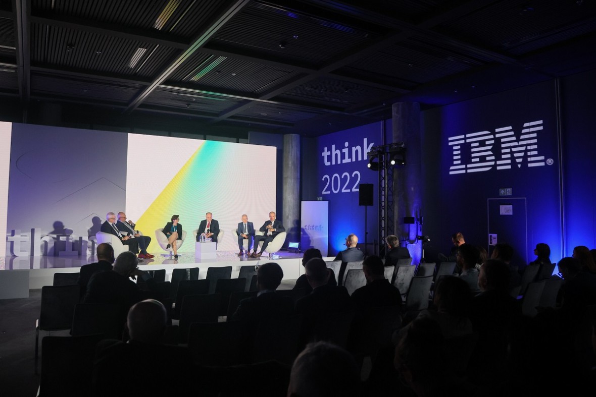 Konferencja IBM THINK Warsaw; debata dotycząca współpracy uczelni z biznesem