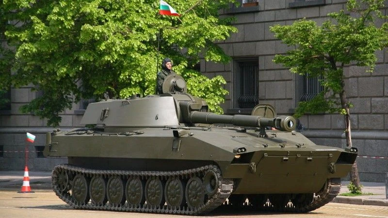 Wśród systemów uzbrojenia których Bułgaria ma znaczne ilości można wymienić m.in. systemy artyleryjski 2S1 Goździk.