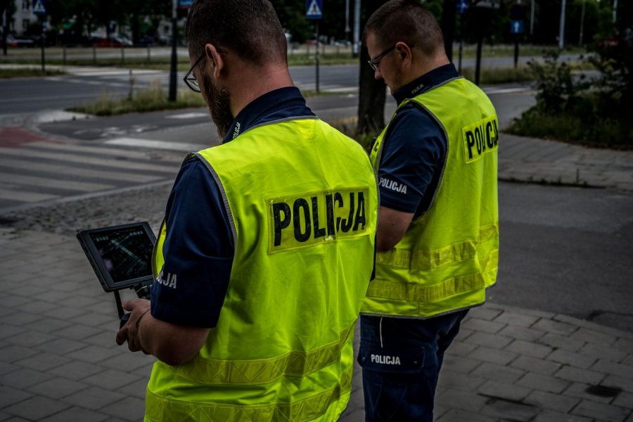 Ile będzie zarabiał funkcjonariusz po zmianie przepisów? Służbowy kalkulator opublikowany