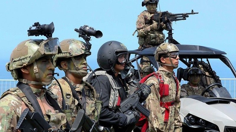 Różny personel zbrojny peruwiańskich sił powietrznych