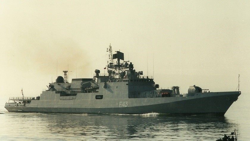 Fregata rakietowa Trishul typu Talwar będąca przedstawicielem pierwszej trójki indyjskich jednostek tej klasy budowanych w Rosji.