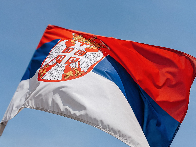 Serbowie w północnym Kosowie rozpoczęli usuwanie barykad