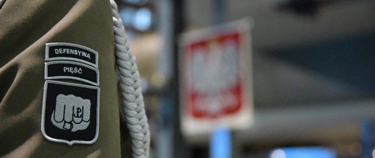 Państwo marnuje potencjał byłych funkcjonariuszy? Biernacki: oficerowie służb potrzebują „złotych spadochronów”