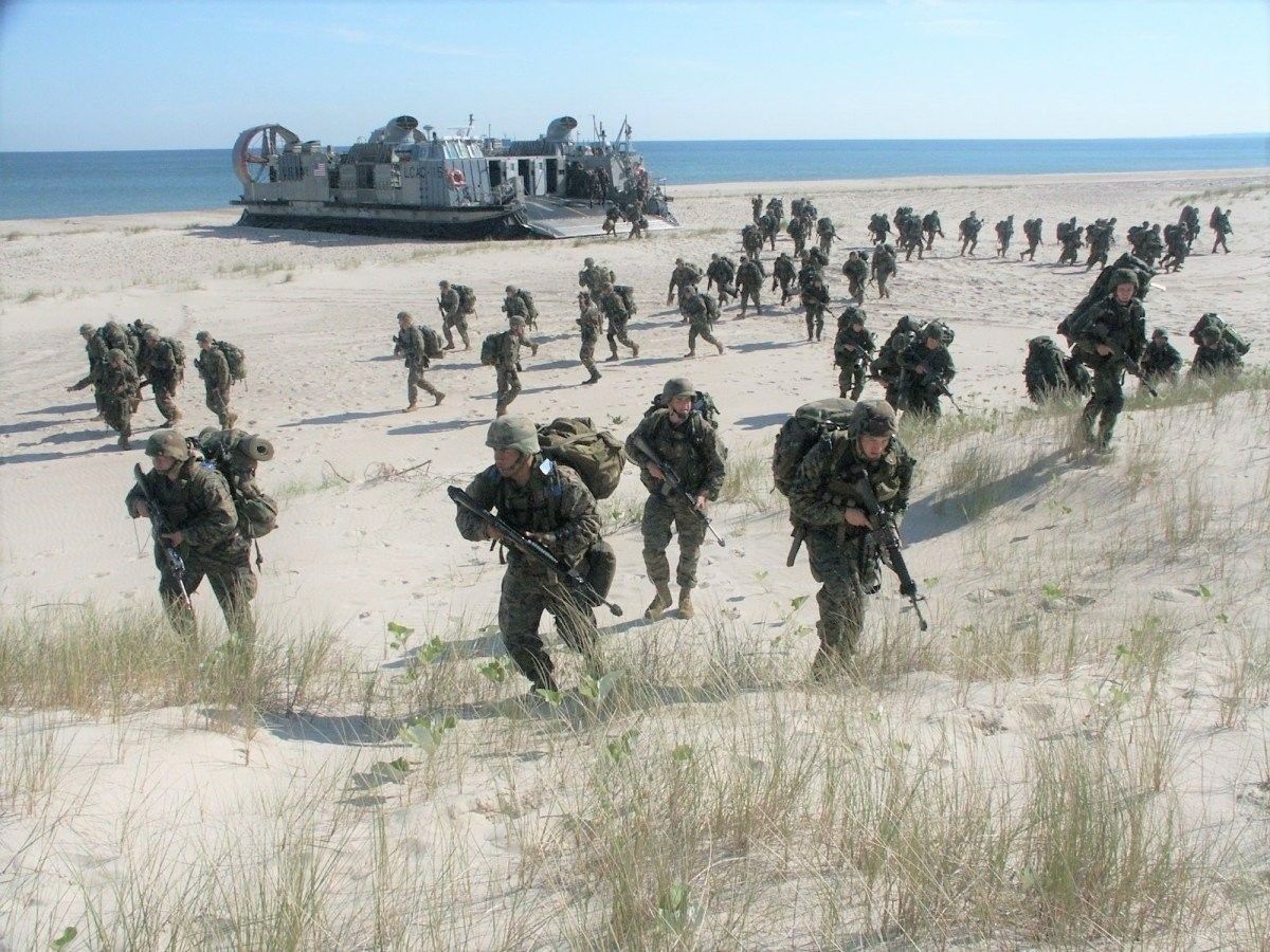 Jak odblokować Cieśninę Ormuz? Są dwa warianty [ANALIZA]