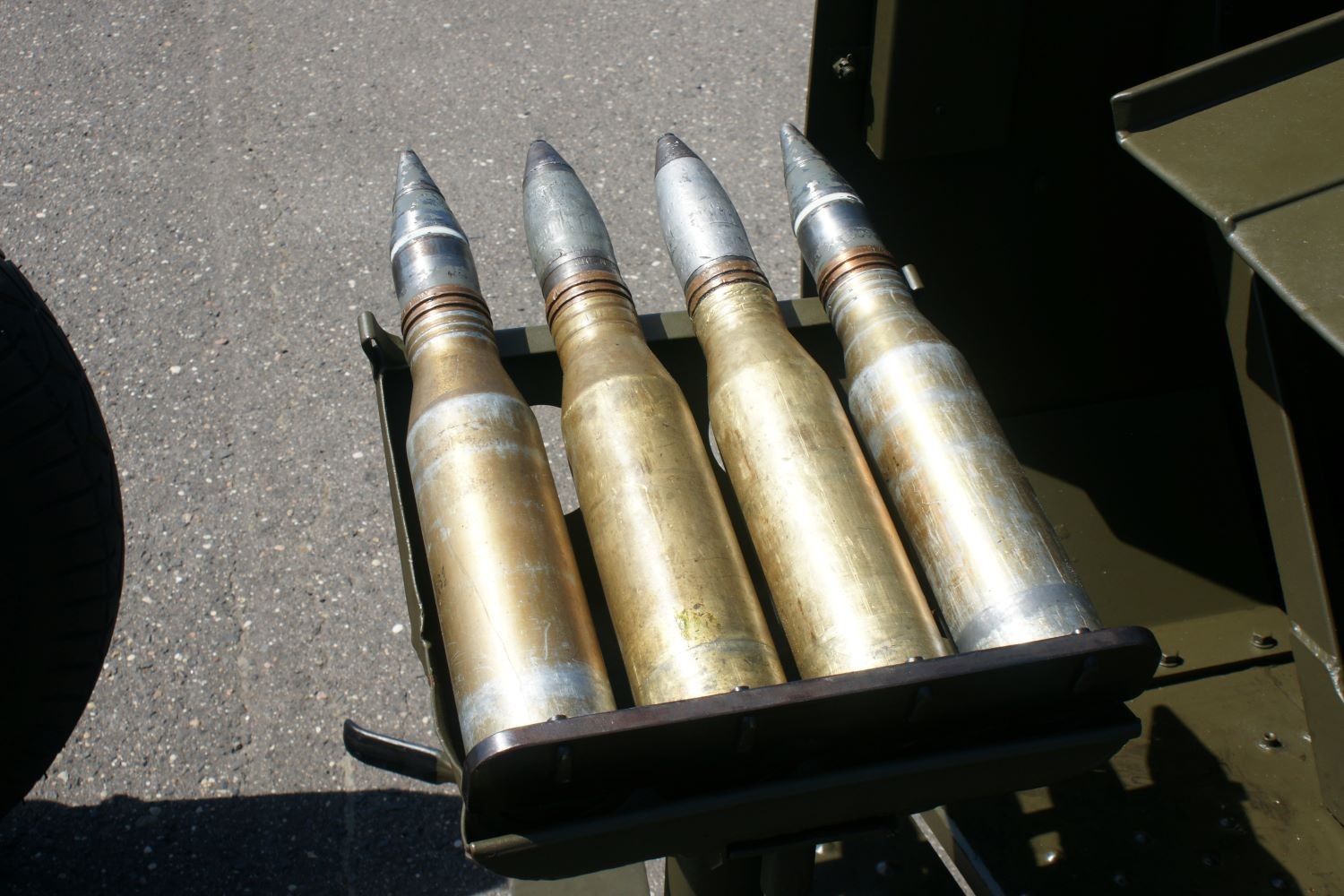 Polska zamierza uruchamiać nowe linie technologiczne do produkcji amunicji