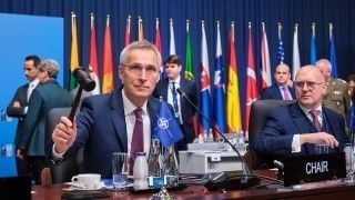 nato Stoltenberg