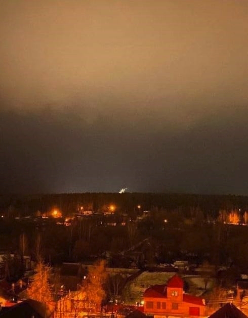 Rosyjski atak lotniczy na Ukrainę - wybuch w Kijowie