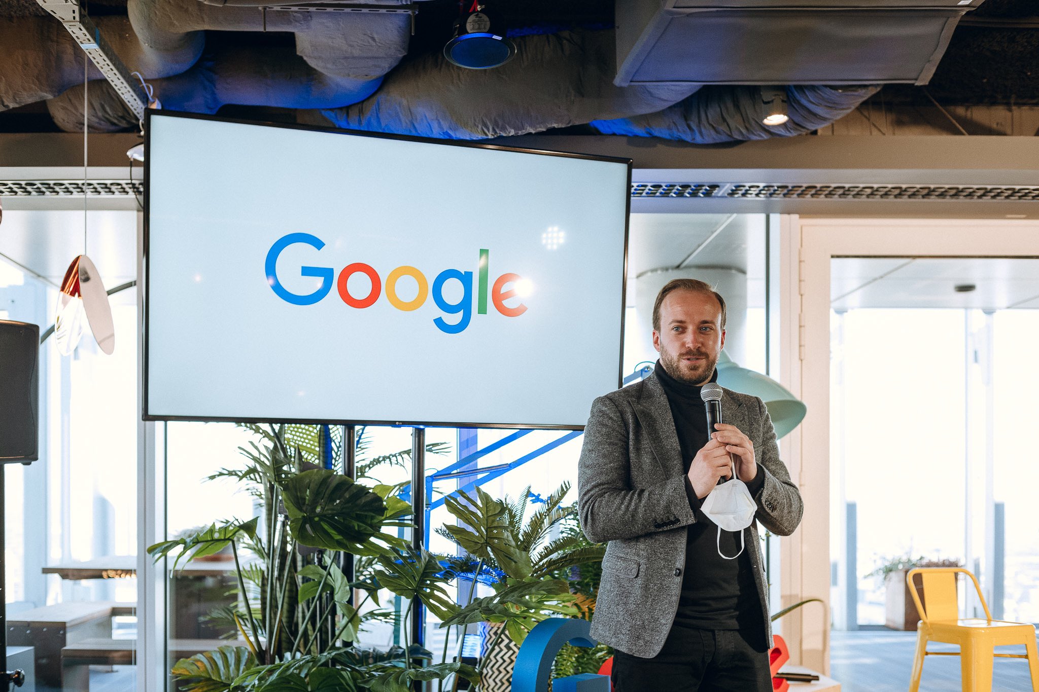 Zmiany na stanowisku rzecznika Google Polska. Odchodzi Adam Malczak