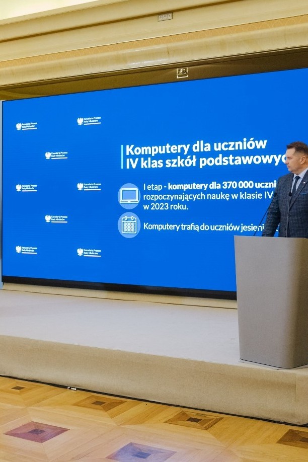 laptopy uczniowie 4 klasa