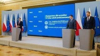 laptopy uczniowie 4 klasa