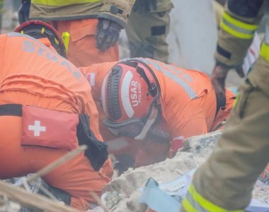 Polska strażacy Turcja trzęsienie ziemi