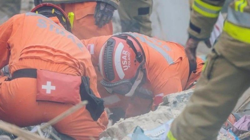 Polska strażacy Turcja trzęsienie ziemi