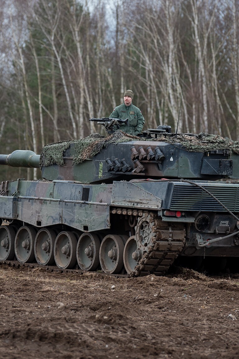 Poland Starts Training of Ukrainian Leopard 2 Tank Crews | Defence24.com