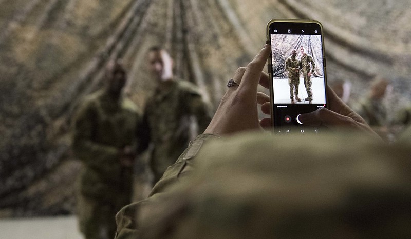 Aplikacje na rządowych urządzeniach. Pentagon ostrzega