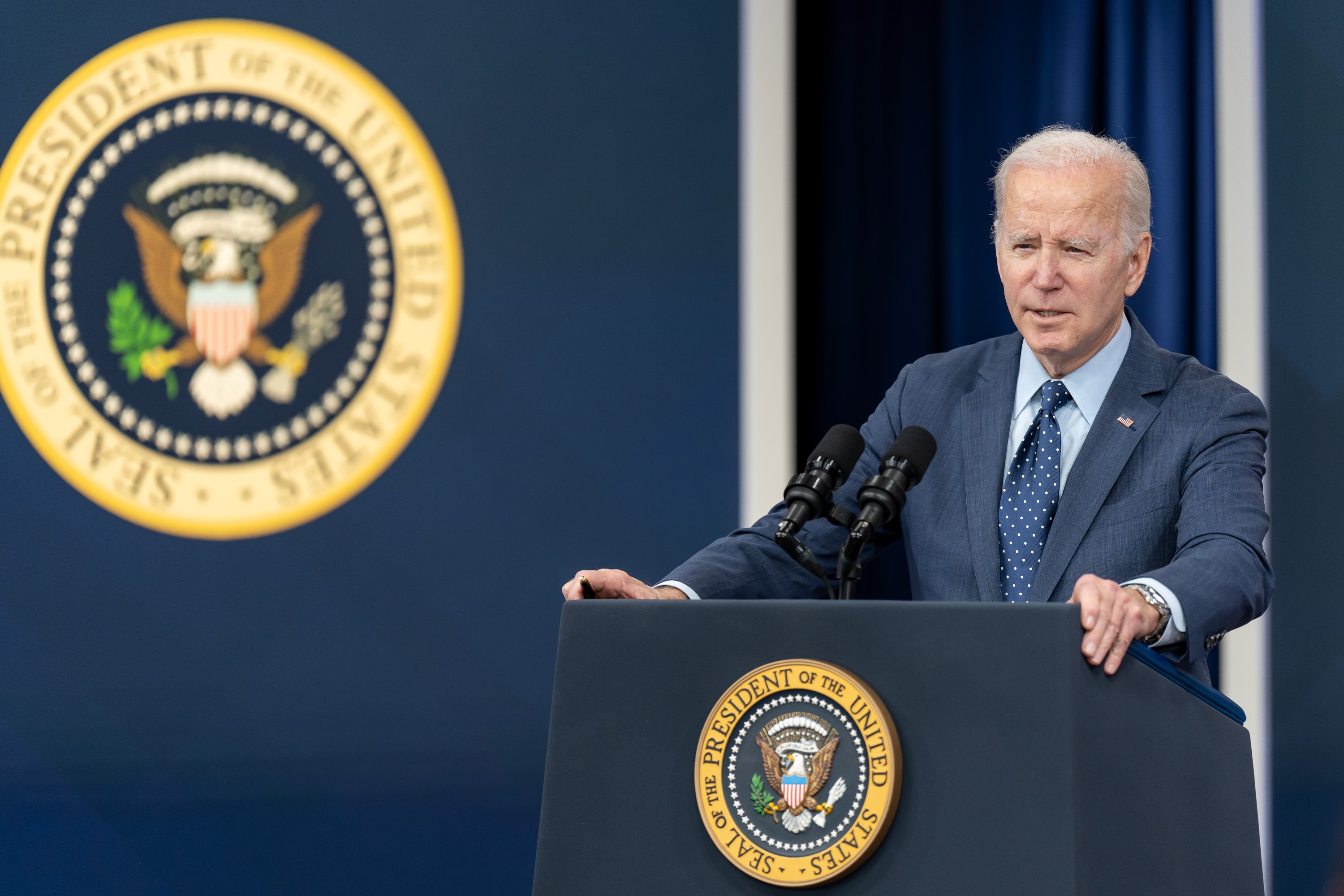 Biden wzywa do wprowadzenia zakazu sprzedaży karabinów szturmowych