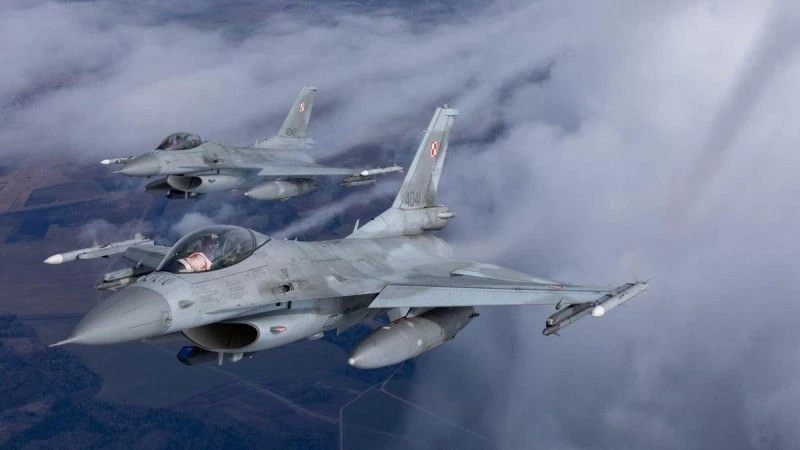 Polskie F-16