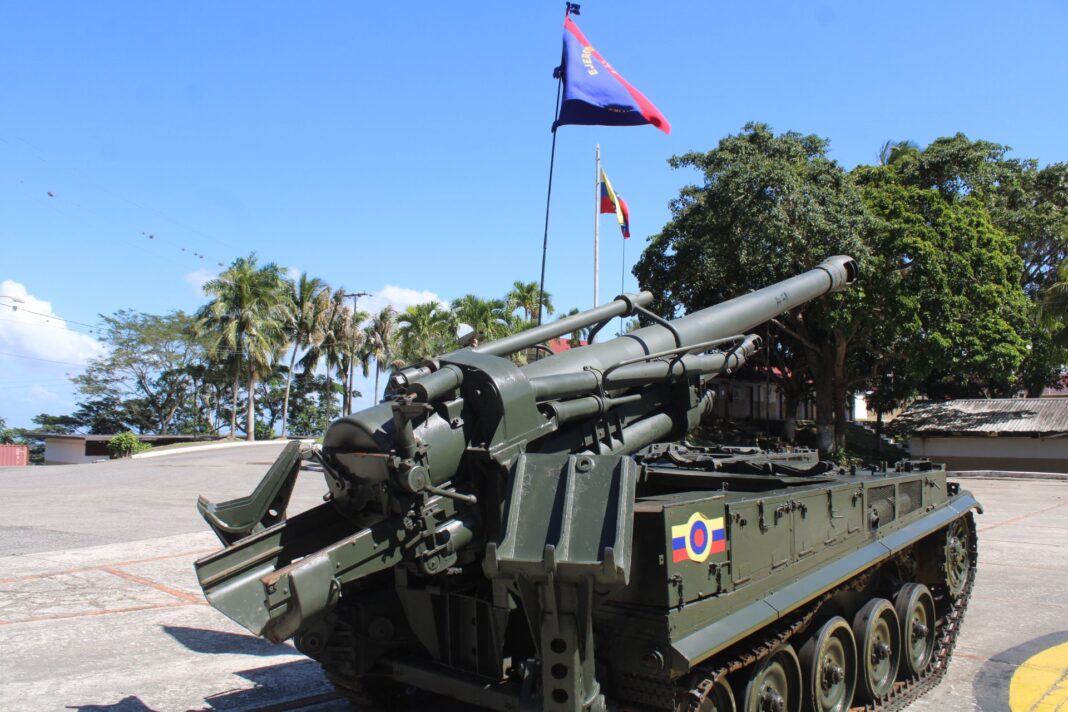 Przeciwnik Ameryki przywraca muzealną artylerię