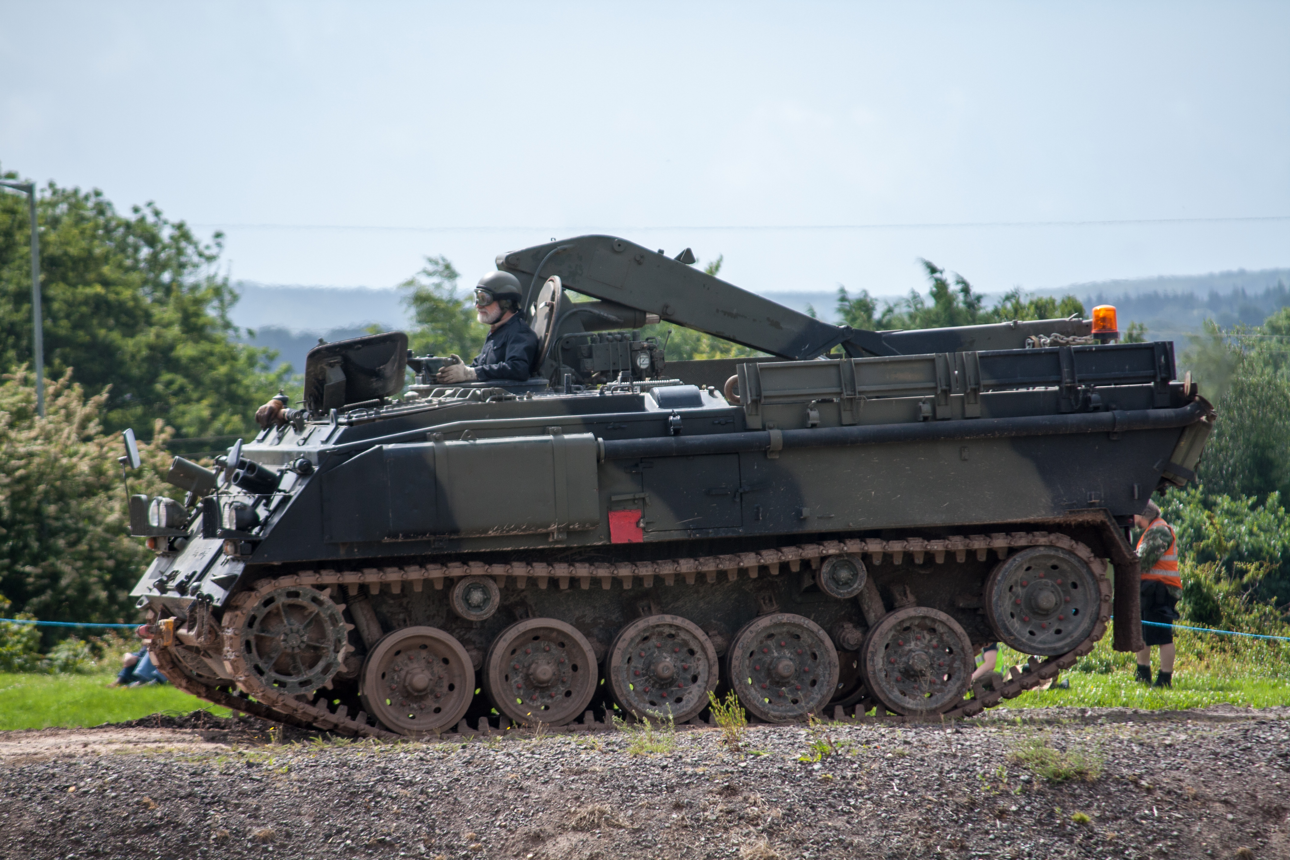 Prywatna fundacja kupiła ponad 100 transporterów dla Ukrainy
