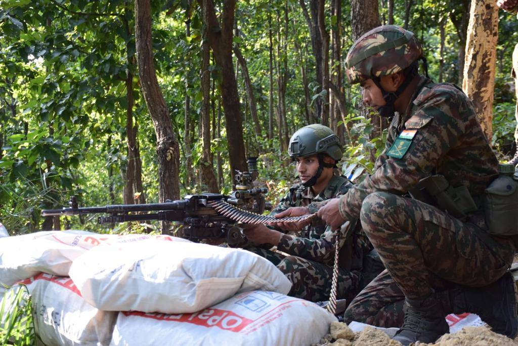 Chińskie telefony to zagrożenie? Indyjski wywiad ostrzega żołnierzy i ich rodziny