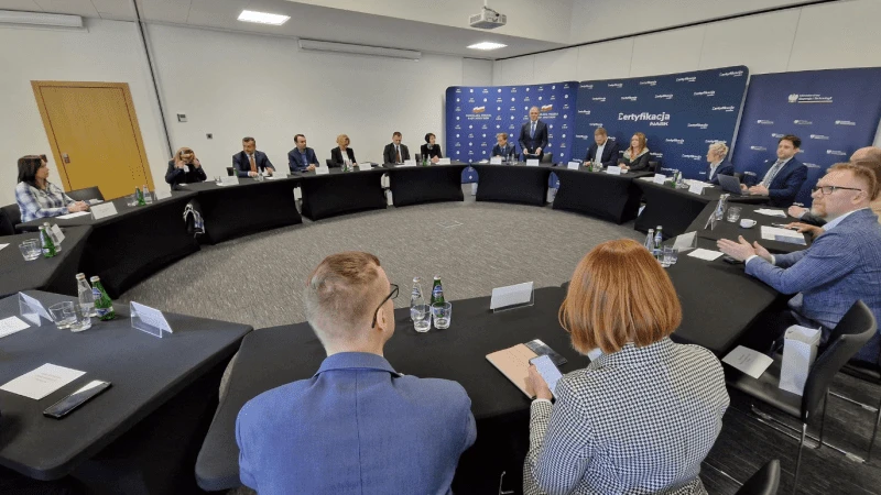 Jak firmy mogą uzyskać certyfikat cyberbezpieczeństwa?
