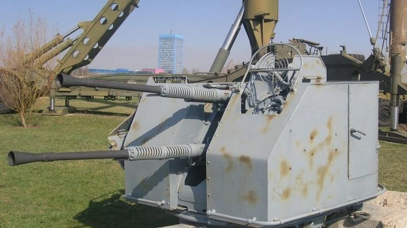 Okrętowy system wieżowy z dwoma morskimi armatami automatycznymi 2M-3Mkal. 25 mm.