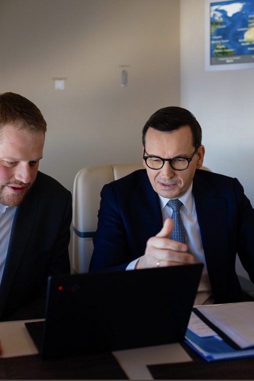 NIK skrytykowała w swoim raporcie postawę ministra cyfryzacji (obecnie formalnie to premier) oraz pełnomocnika rządu ds. cyberbezpieczeństwa w KPRM pod względem dbanie o cyberbezpieczeństwo obywateli.