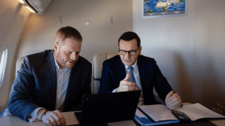 NIK skrytykowała w swoim raporcie postawę ministra cyfryzacji (obecnie formalnie to premier) oraz pełnomocnika rządu ds. cyberbezpieczeństwa w KPRM pod względem dbanie o cyberbezpieczeństwo obywateli.