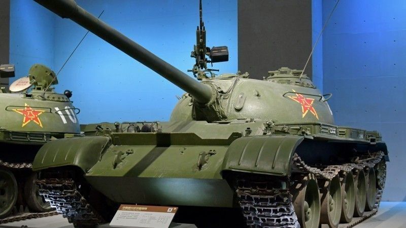 Jeden z uchwyconych pojazdów został oparty najpewniej o dobrze znane chińskie czołgi Type 59 lub ich radziecki pierwowzór czyli T-54/55.