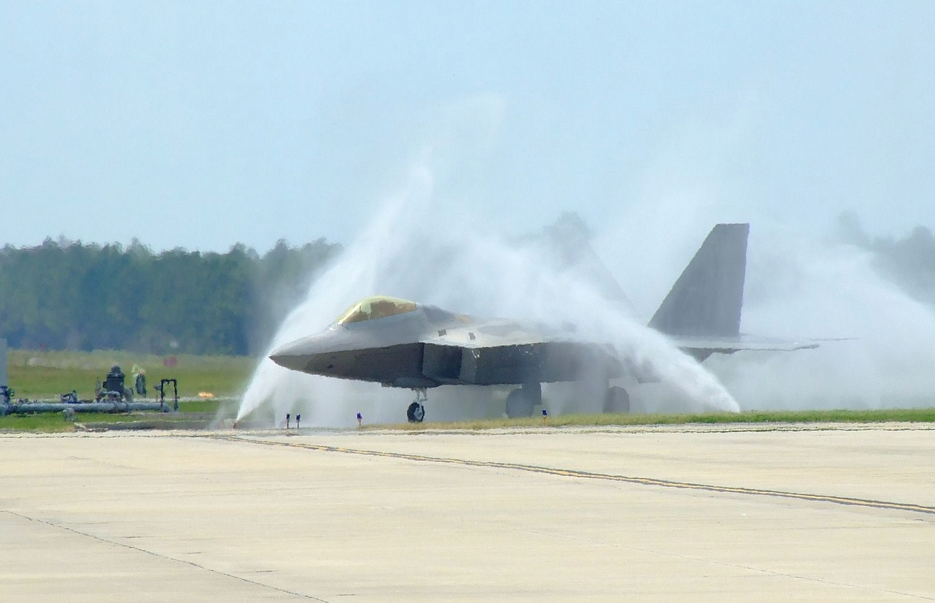 F-22 na kołki, wielka redukcja w Siłach Powietrznych USA [KOMENTARZ]