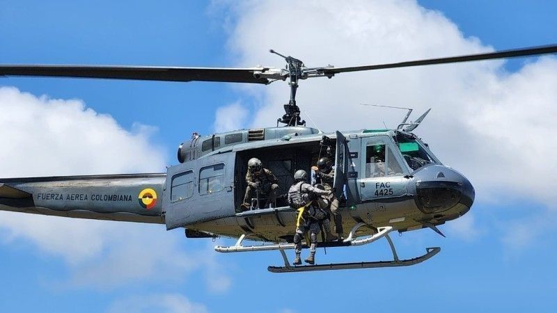 Kolumbijski Bell UH-1N Twin Huey