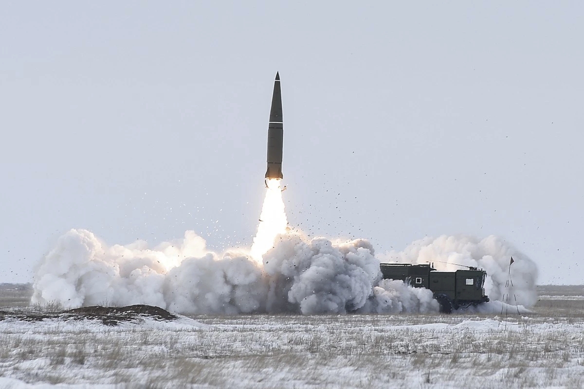 Wtorkowy przegląd mediów z Defence24.pl; Ukraińcy uderzyli w Kalibry; Najnowsze rosyjskie czołgi z zachodnimi częściami