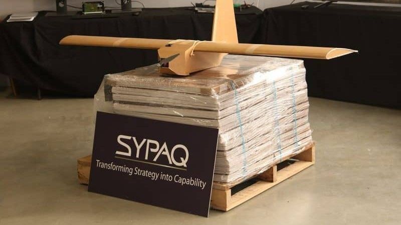 Kadłuby dronów Corvo PPDS, znanych również jako „kartonowe samoloty”, mogą być dostarczany w płaskich paczkach. Oddzielne przekazywane jest ich wewnętrzne wyposażenie.