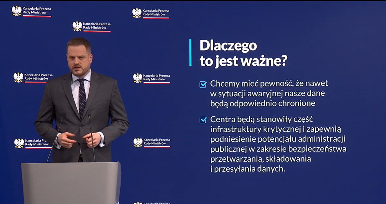 Rząd zbuduje serwerownie dla administracji. Co z chmurą?