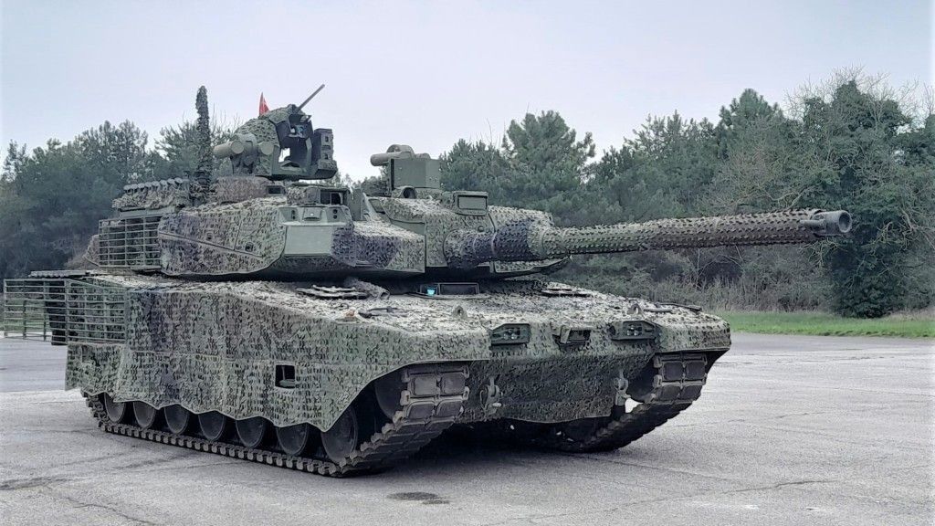 Czołg podstawowy Altay, reprezentujący najprawdopodobniej pierwszą wersję T1 czołgu, która ma być wkrótce wdrożona na stan Sił Zbrojnych Turcji.