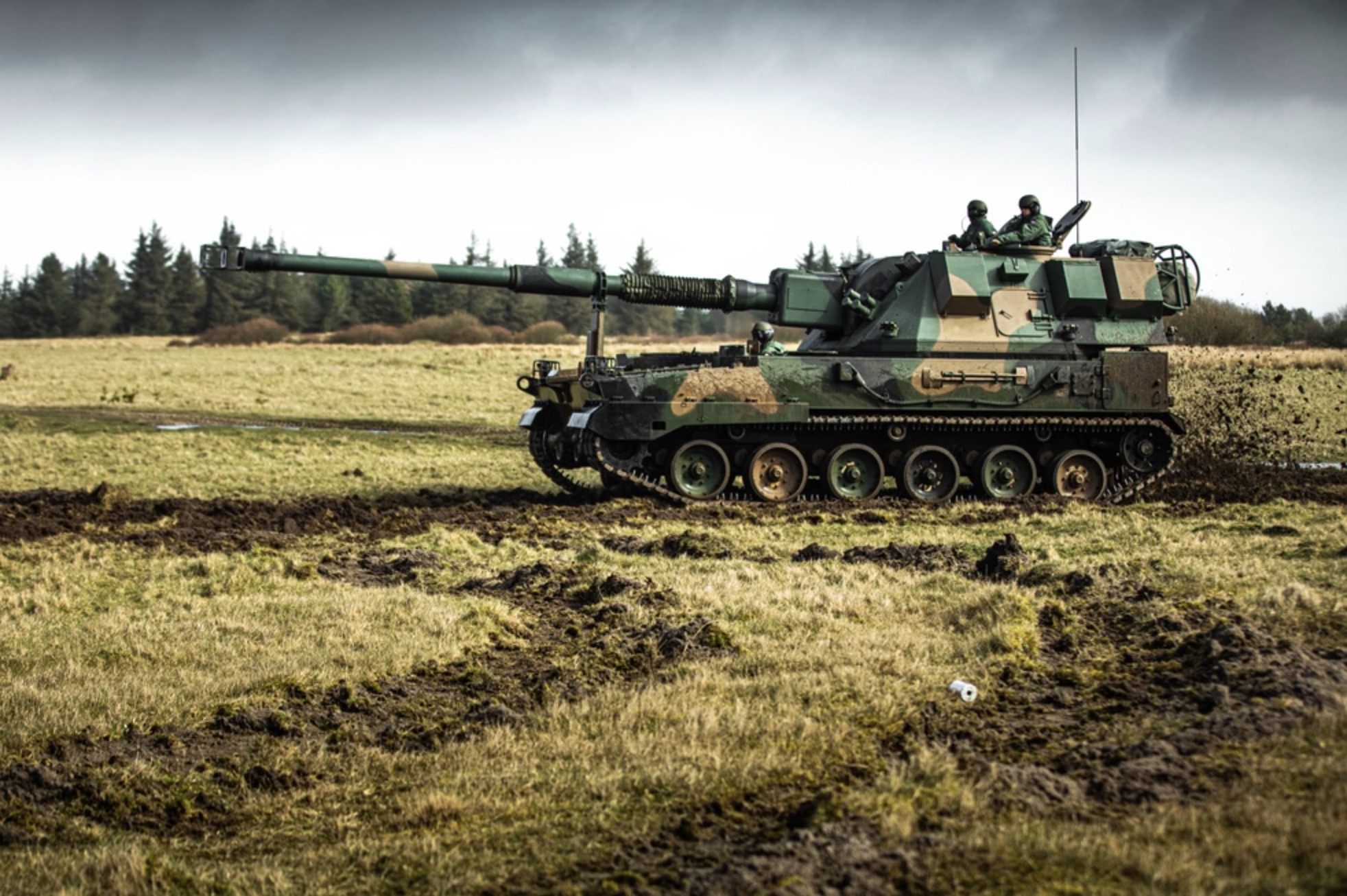 Brygada artylerii NATO pod polskim dowództwem. Kraby na "gościnnych występach" [FOTO]