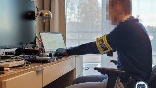 Funkcjonariusz CBZC w czasie czynności służbowych