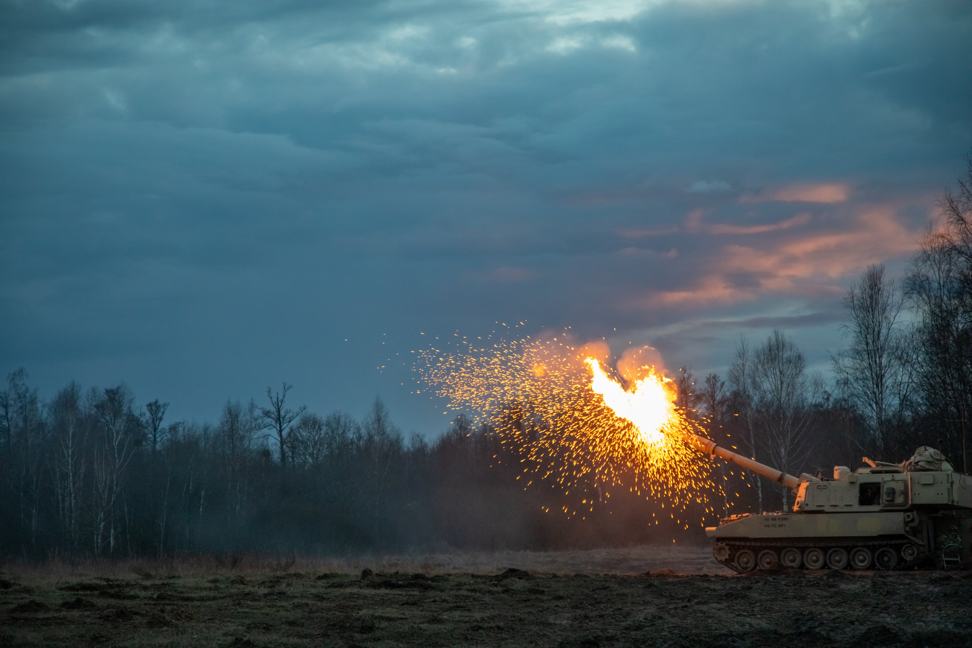 Kolejna umowa na artylerię i wozy amunicyjne dla US Army