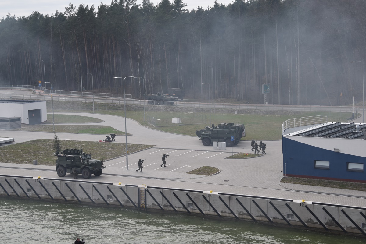 Ćwiczenia Zalew-23, czyli jak odbić z rąk "terrorystów" Mierzeję Wiślaną [FOTOREPORTAŻ]
