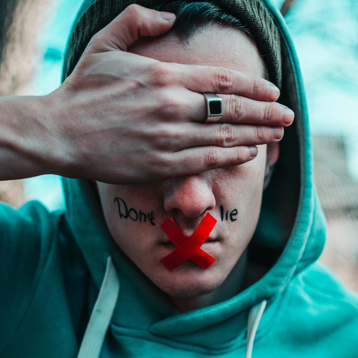 8 lat za dezinformację. Tego chcą posłowie PiS