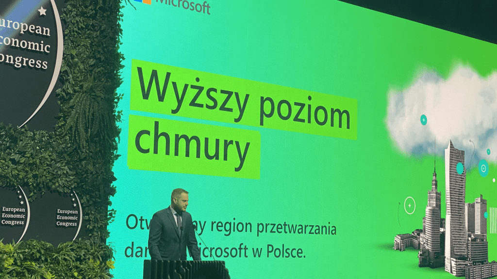 Minister cyfryzacji Janusz Cieszyński w czasie konferencji Microsoft podczas Europejskiego Kongresu Gospodarczego