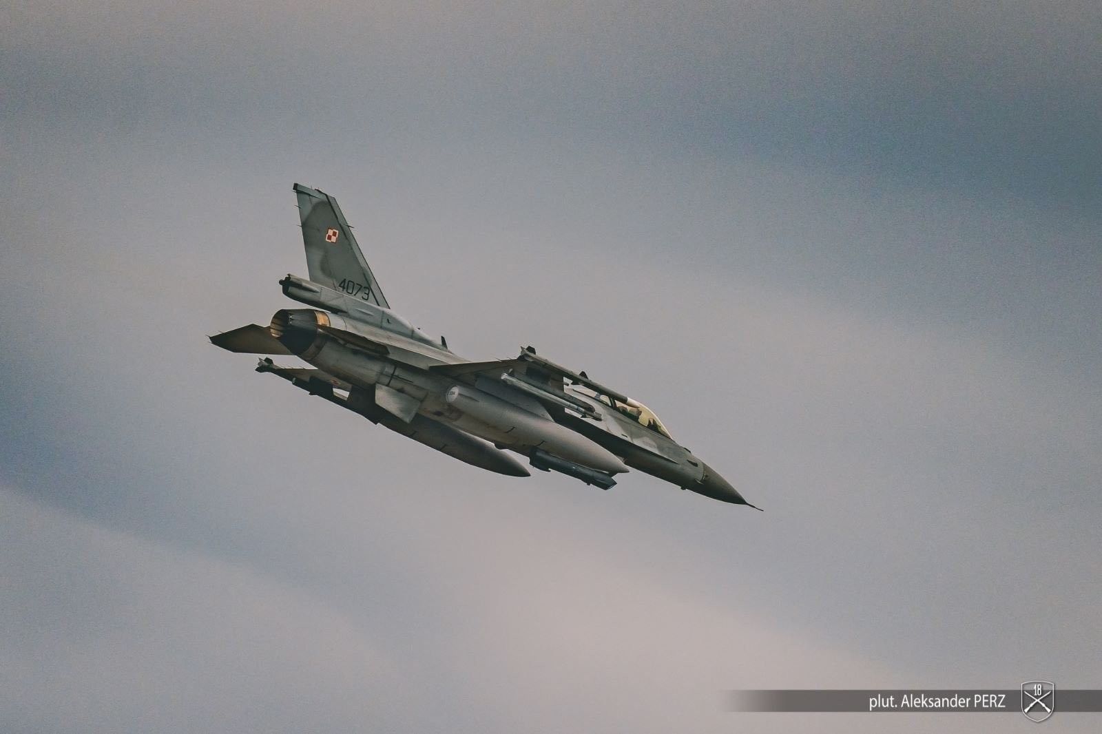 F-16