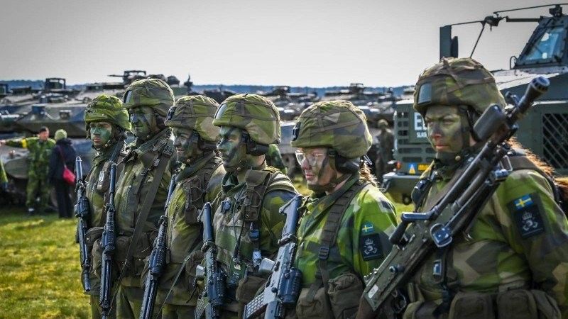 Żołnierze Szwecji na ćwiczeniach Aurora 2023